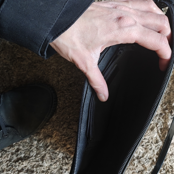 Kate Spade Black Patent Leather Shoulder Bag - Picture 3 of 4